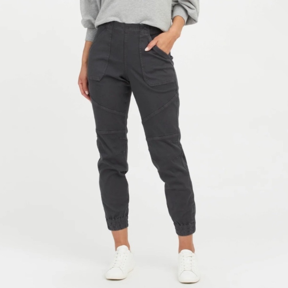 Spanx Stretch Twill Cargo Jogger Pants in Washed Black Size Large